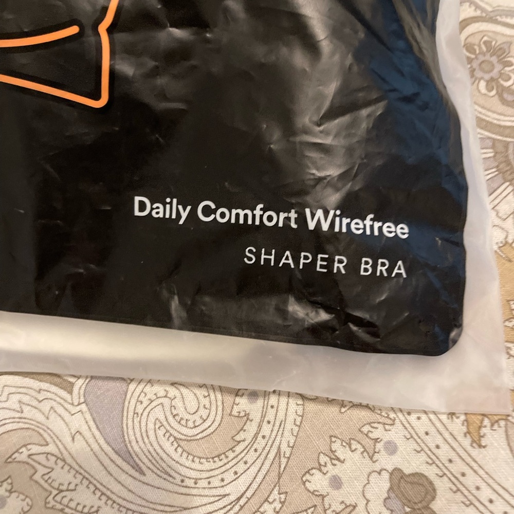 NWT Off White Wirefree Shaper Bra with extra extender